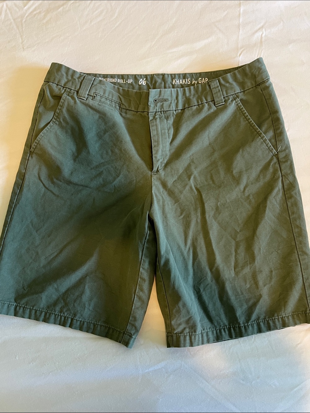 GAP Khakis Women's Shorts — Olive